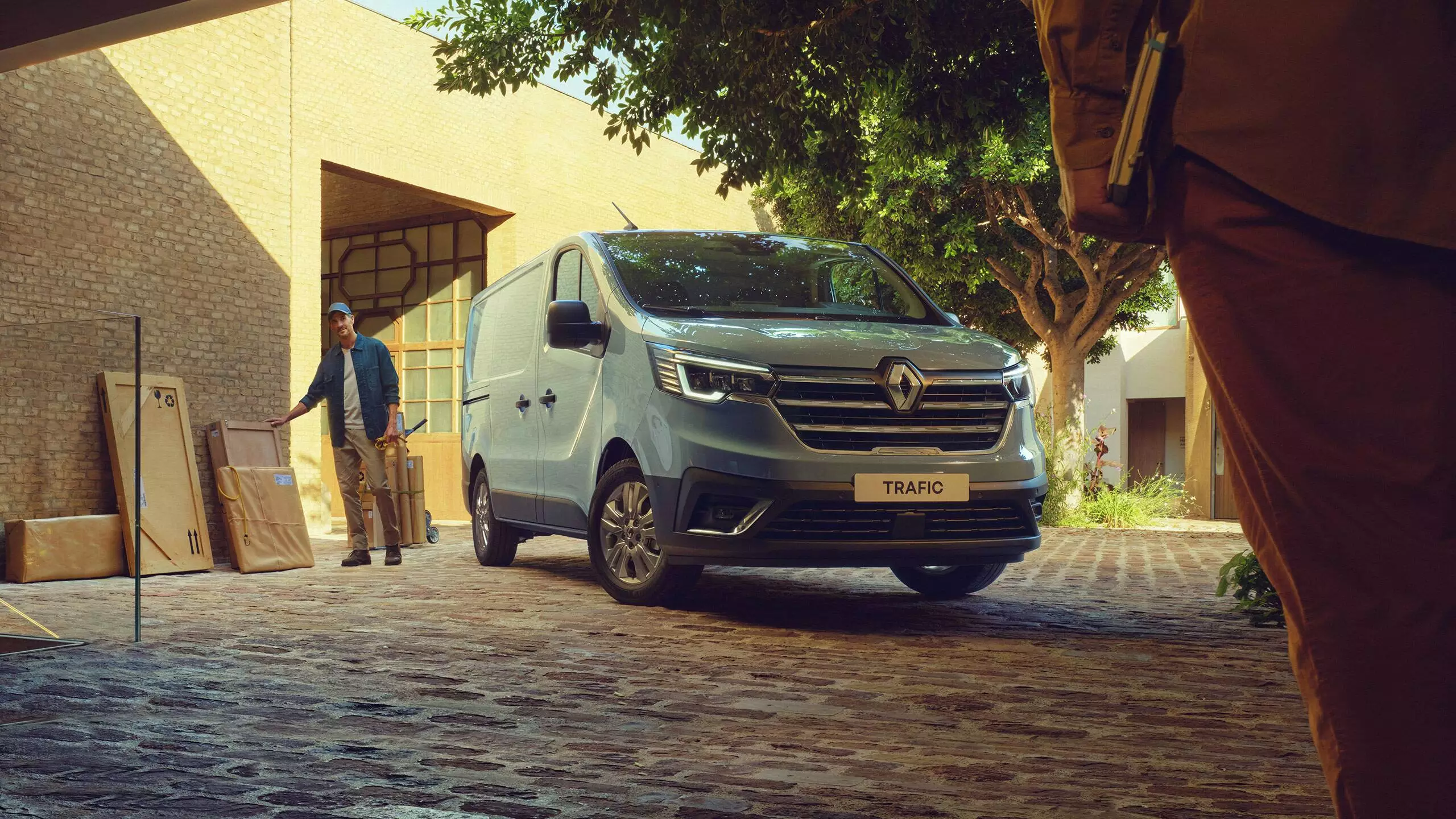 Renault trafic price store list