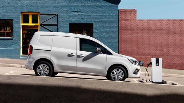 renault-kangoo-van-ffk-ph1-electric-powertrain-007_ig_w600_h337