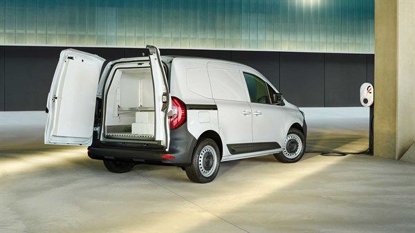 renault-kangoo-van-ffk-ph1-fittings-and-conversions-011_ig_w600_h337