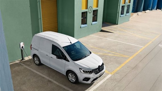 new-renault-brand-awards-card-011_ig_w600_h337